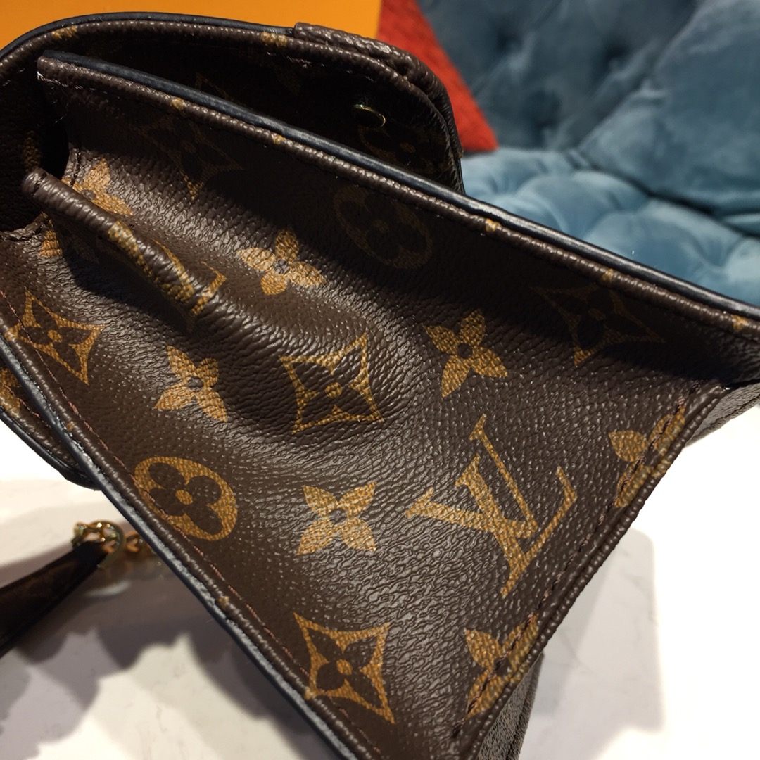 Louis Vuitton LV WYNWOOD Tote Handbag M90516